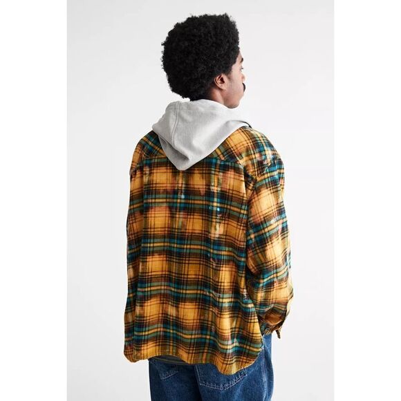 New Urban Outfitters Hooded Plaid Flannel Overshirt Size L - Picture 4 of 9